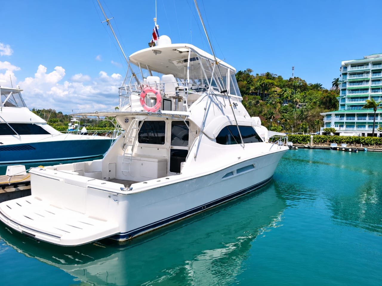 Luxury 2001 51 Flybridge Motor Yacht at Manuel Antonio Marina